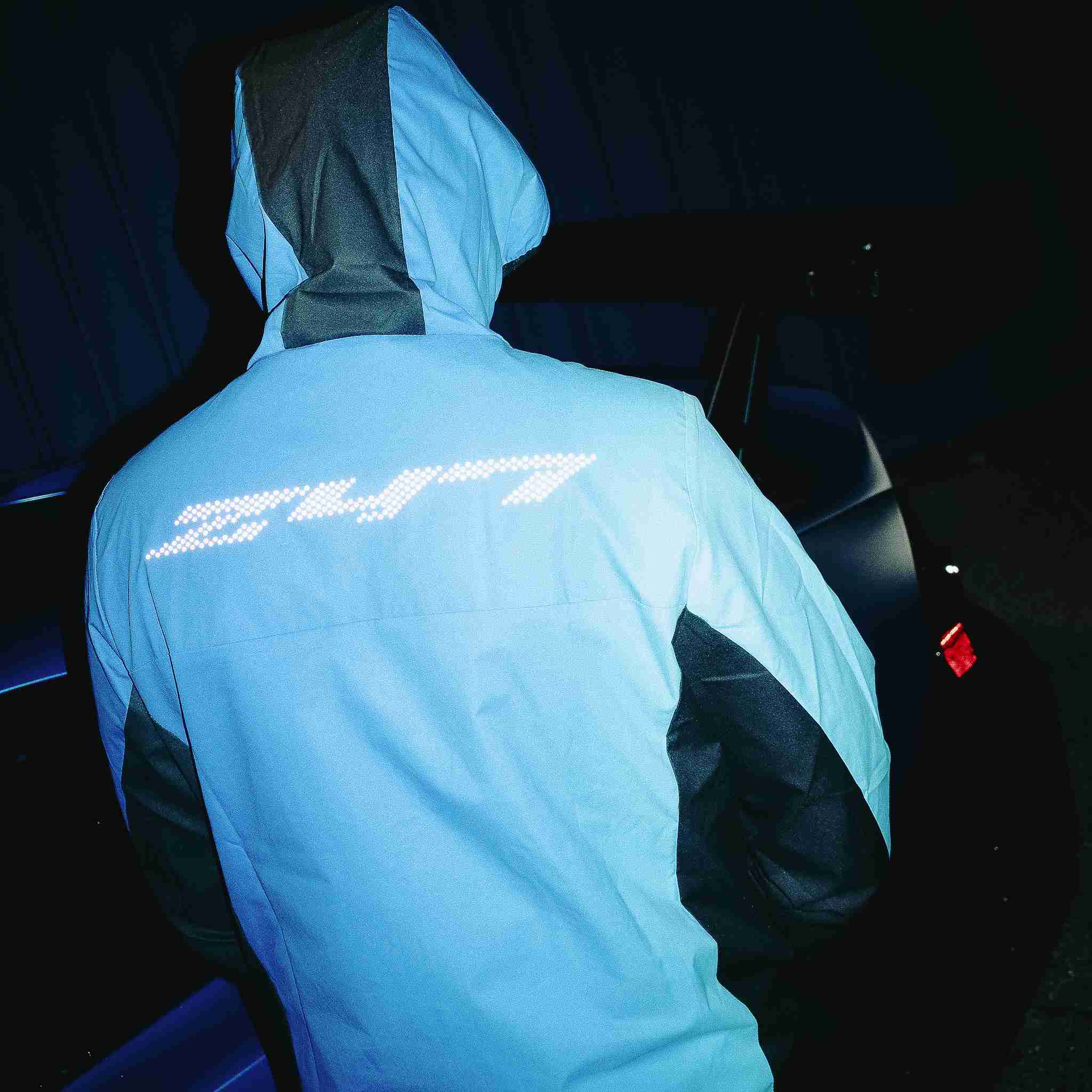 J52_GRADIENTBLUE